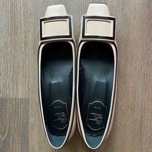 Roger Vivier flats